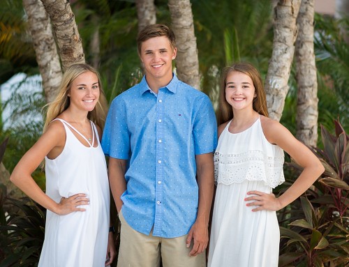 Beautiful Family in White and Blue Photo Pics