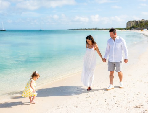 Sunrise Smiles: Family Photo Session at Surf Club Beach, Aruba